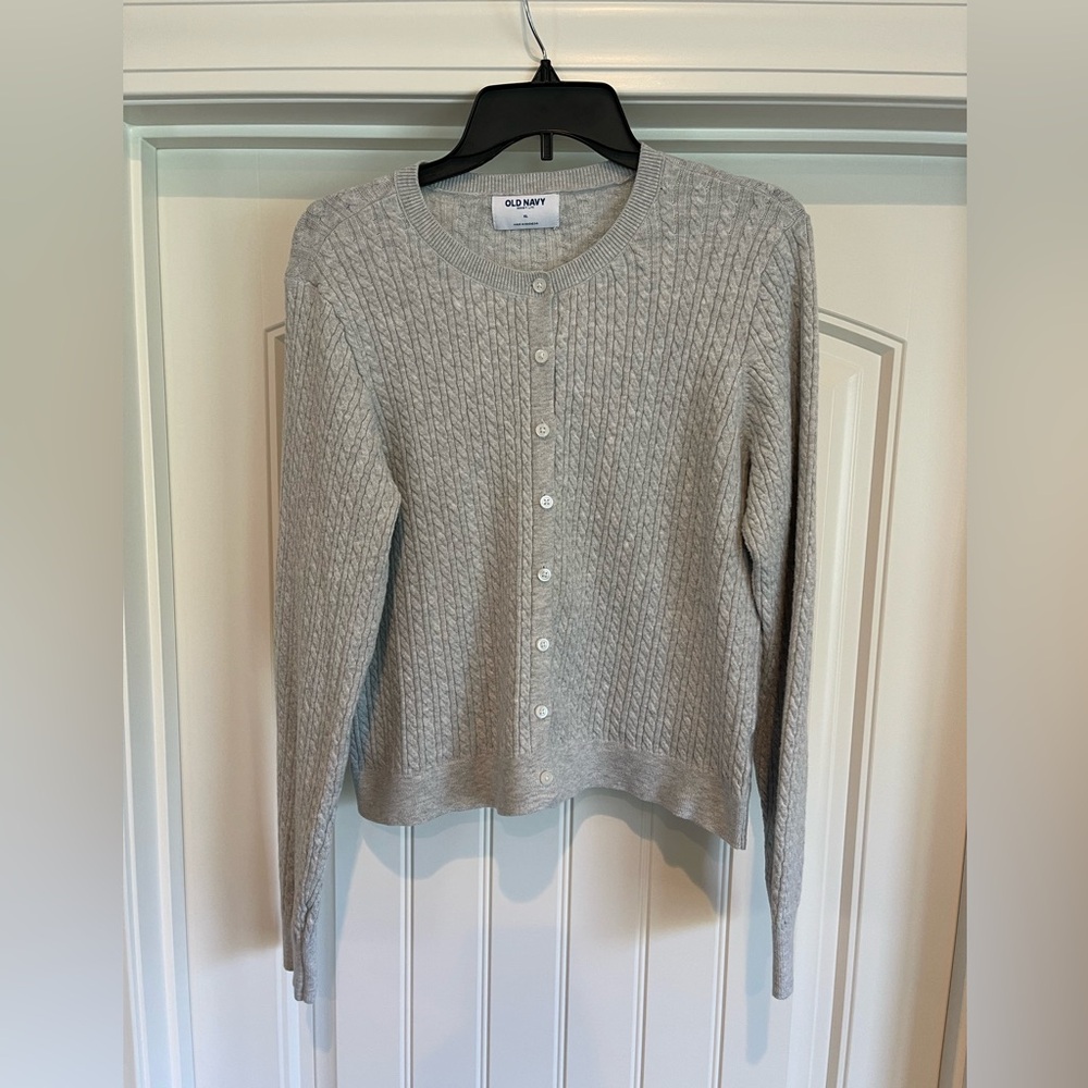 Old Navy light grey cardigan